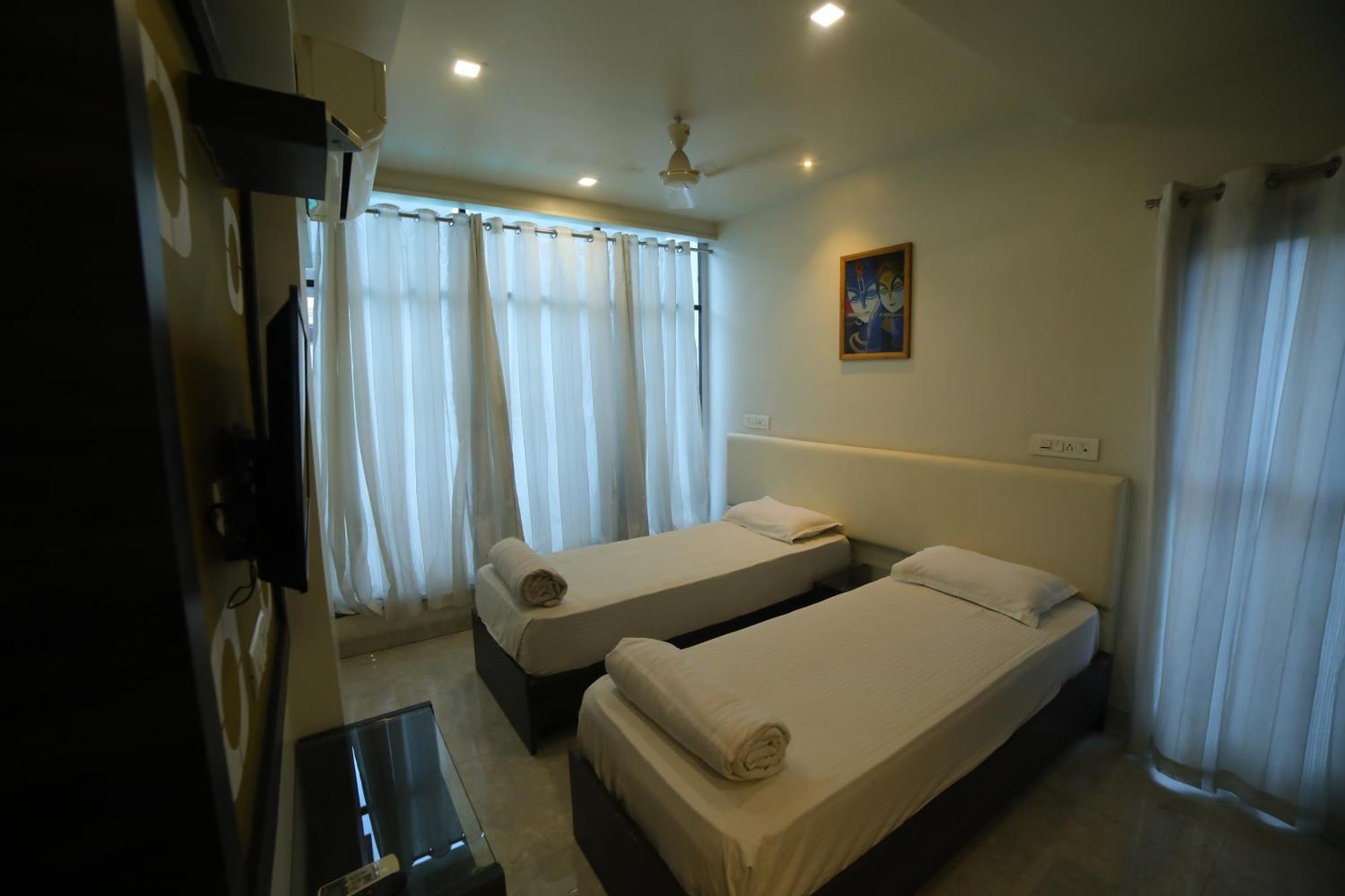 Hotel Nirvana Residency นาคปุระ ภายนอก รูปภาพ